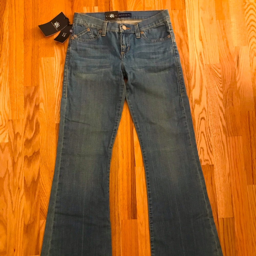 🚨 last chance🚨Women's Rock & Republic flare jeans